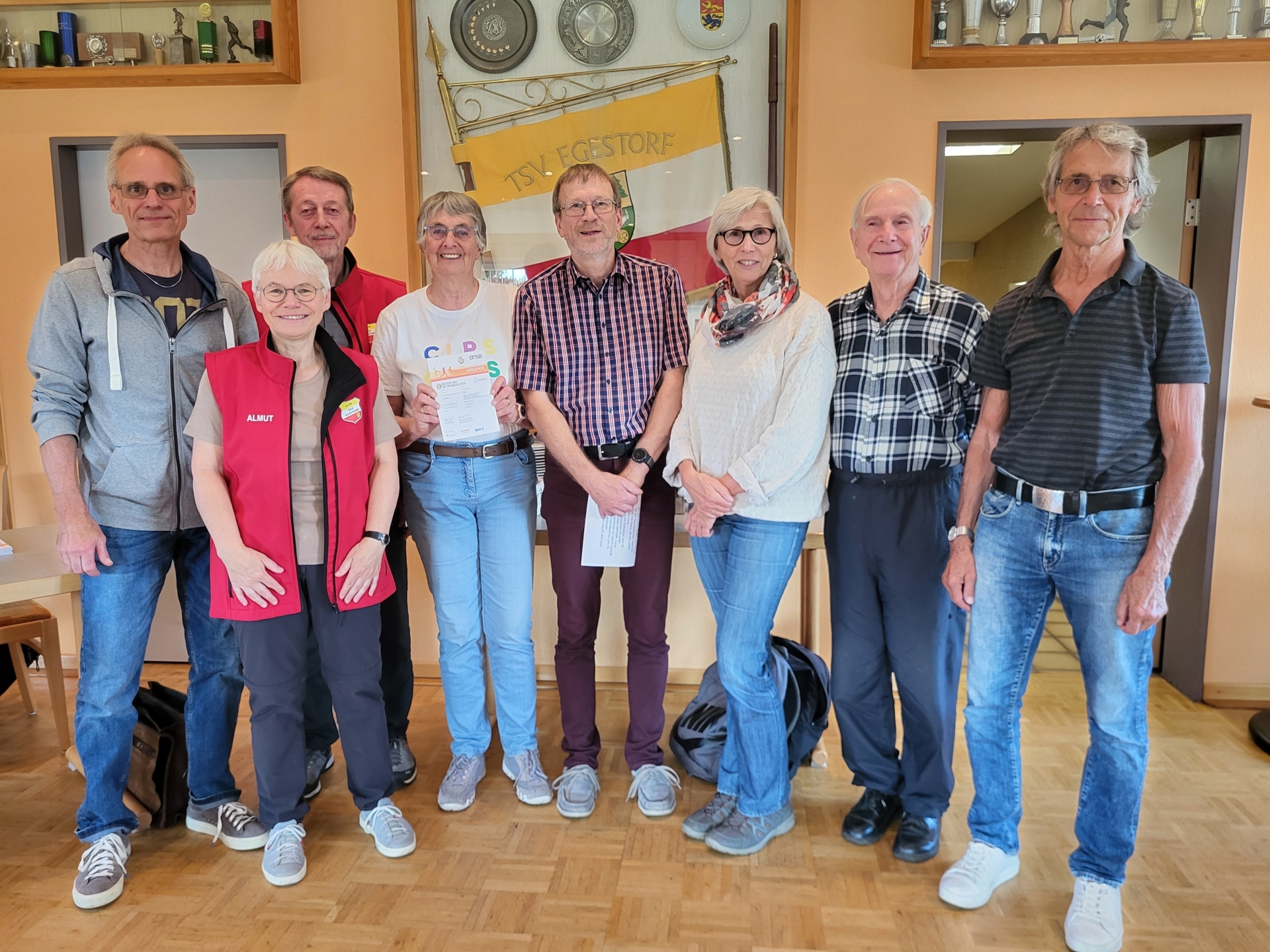 50. Sportabzeichen, davon 48 in ununterbrochener Reihenfolge in GOLD für Inge Lehmann | TSV Egestorf e.V.
