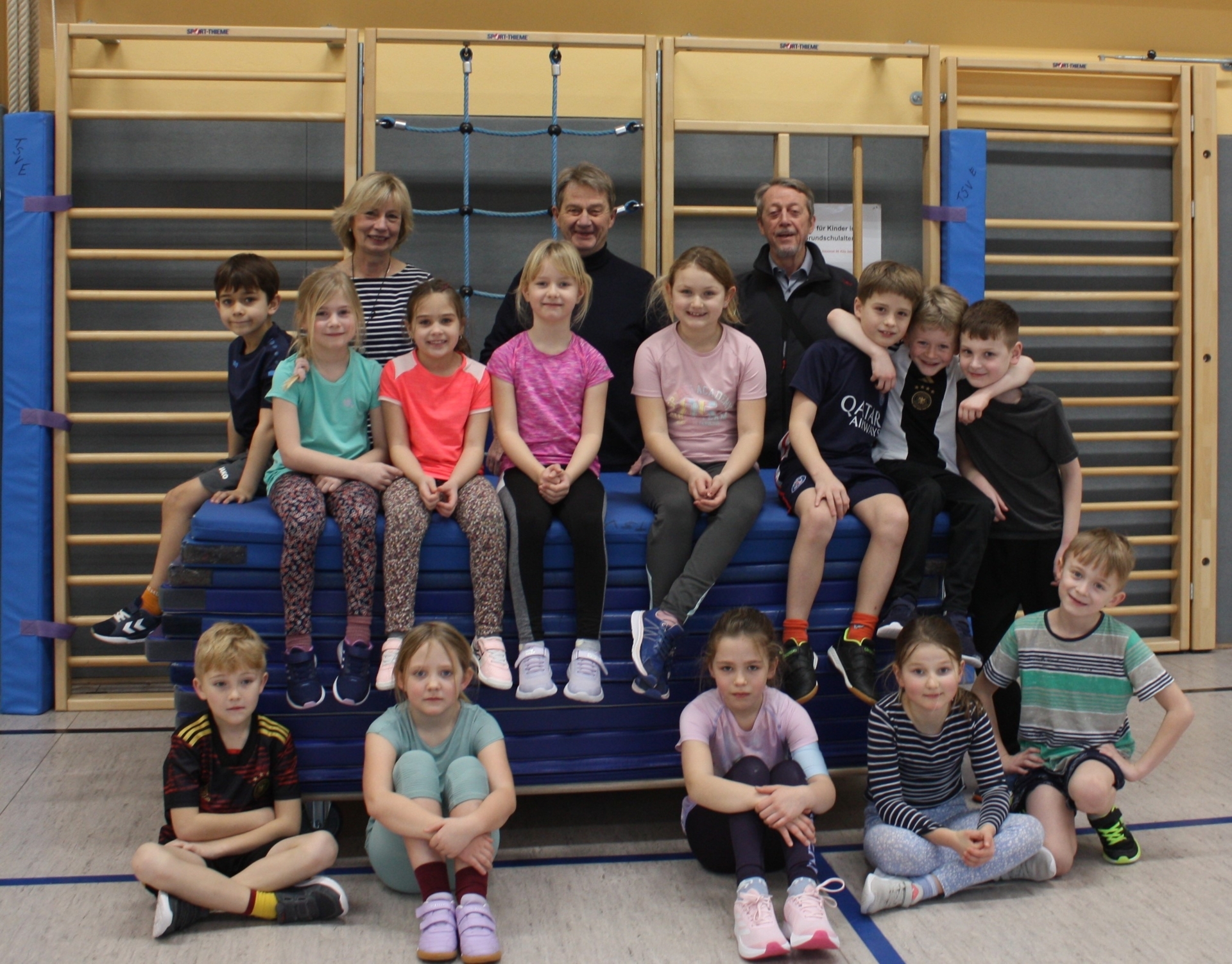 Mattenübergabe an die Ernst-Reuter-Schule | TSV Egestorf e.V.